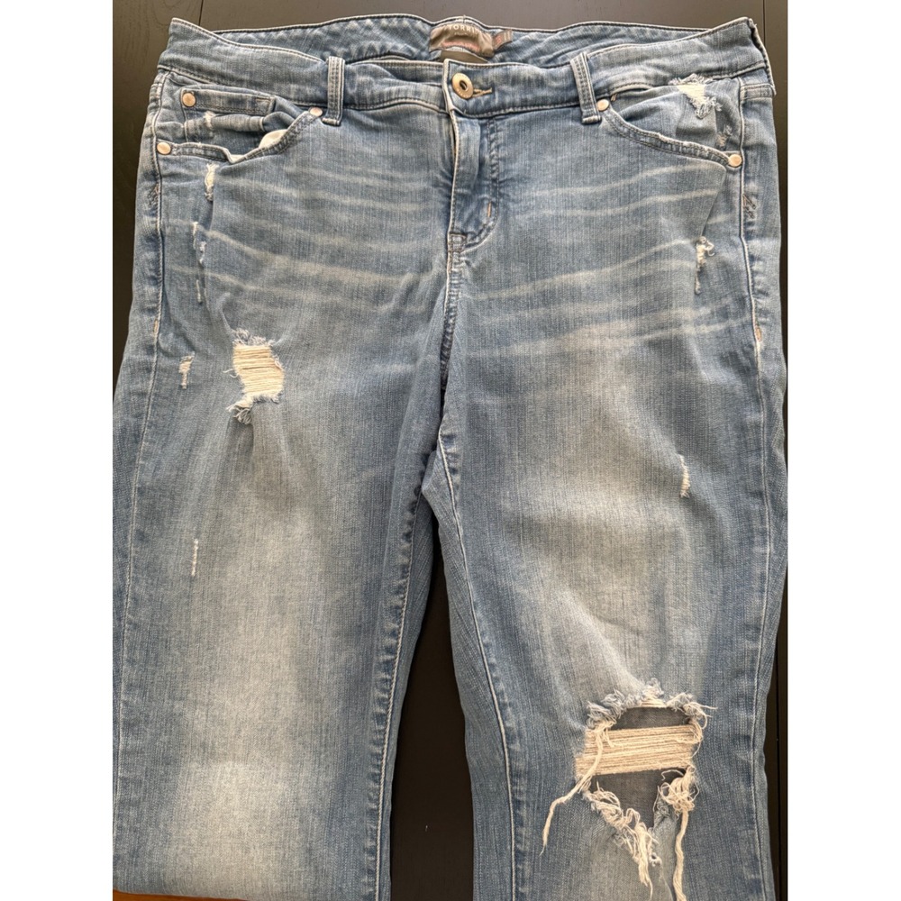 Torrid Jeans Womens 14 Distressed Boyfriend Straight Feel the Fit Stretch Denim